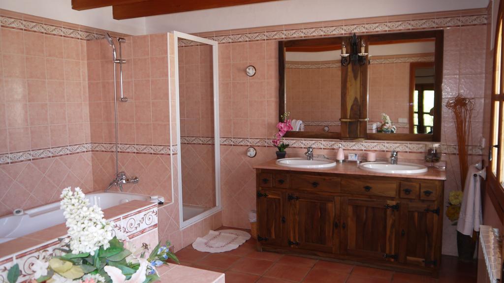 Can Gat Sant Carles de Peralta Room photo